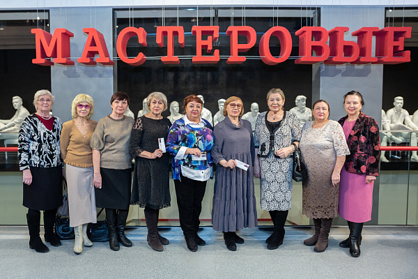 Альфия Когогина организовала для жительниц Менделеевского района Татарстана поход в драматический театр